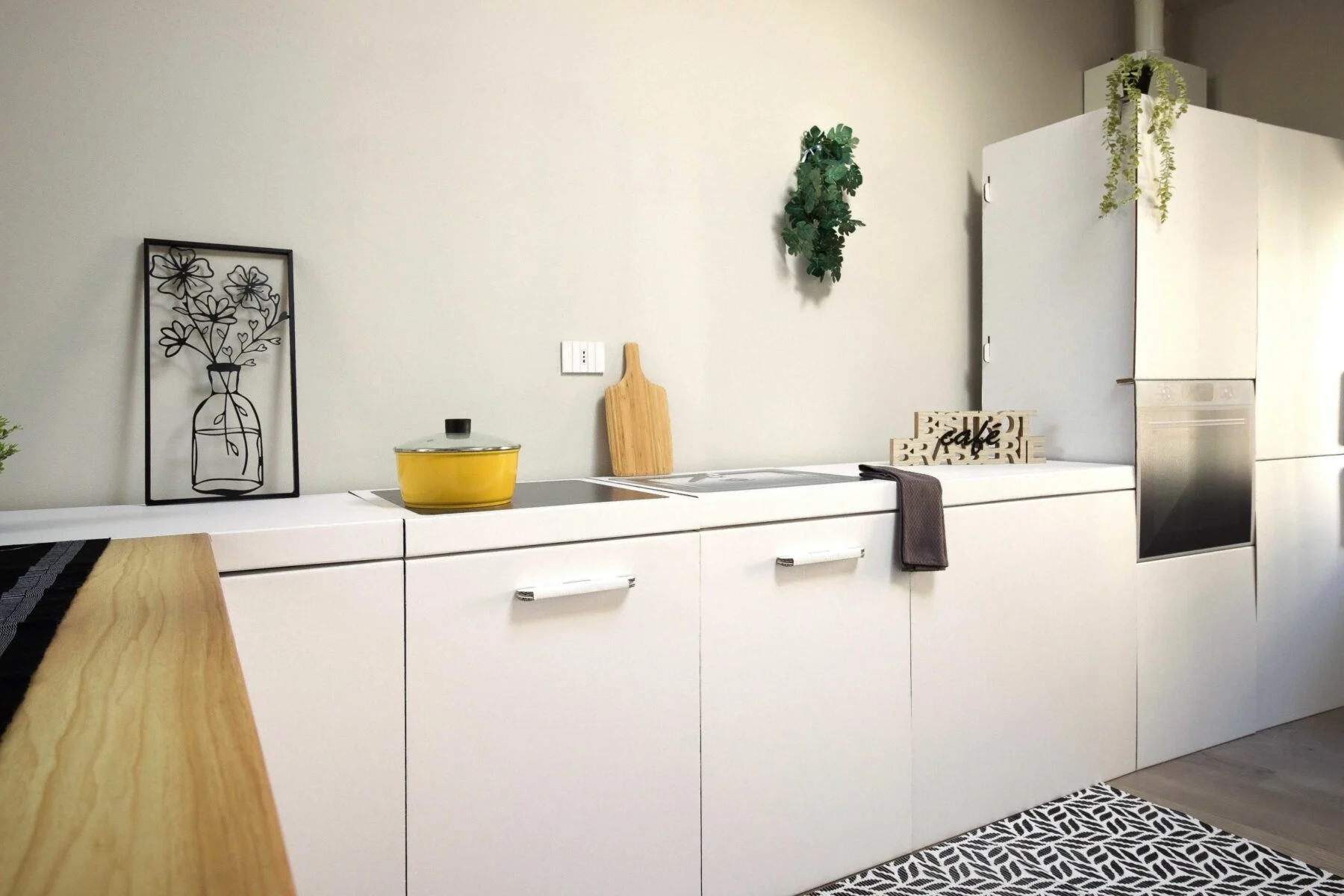la casa vuota Open House dans la Côte d'Azur Home Staging in liguria dopo cucina lunga